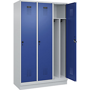 Schwarz-Weiß-Spind Evolo PLUS, schmal, 3 Abteile, Trennwand verkürzt, lichtgrau / enzianblau, B 1200 mm, mit Bodensockel, Sicherheits-Drehriegel.