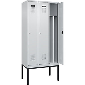 Schwarz-Weiß-Spind Evolo PLUS, schmal, 3 Abteile, Trennwand verkürzt, lichtgrau, B 900 mm, mit schmalen Füßen, Zylinderschloss.